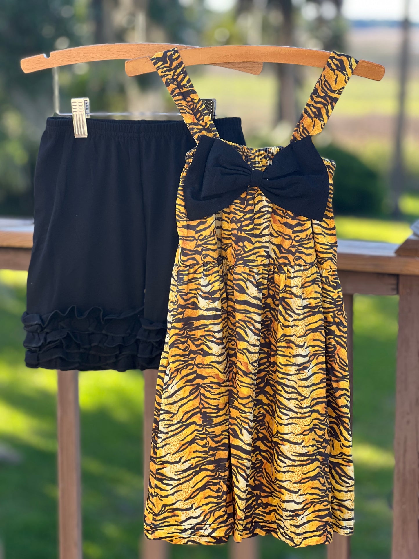Tigers and Bows Set
