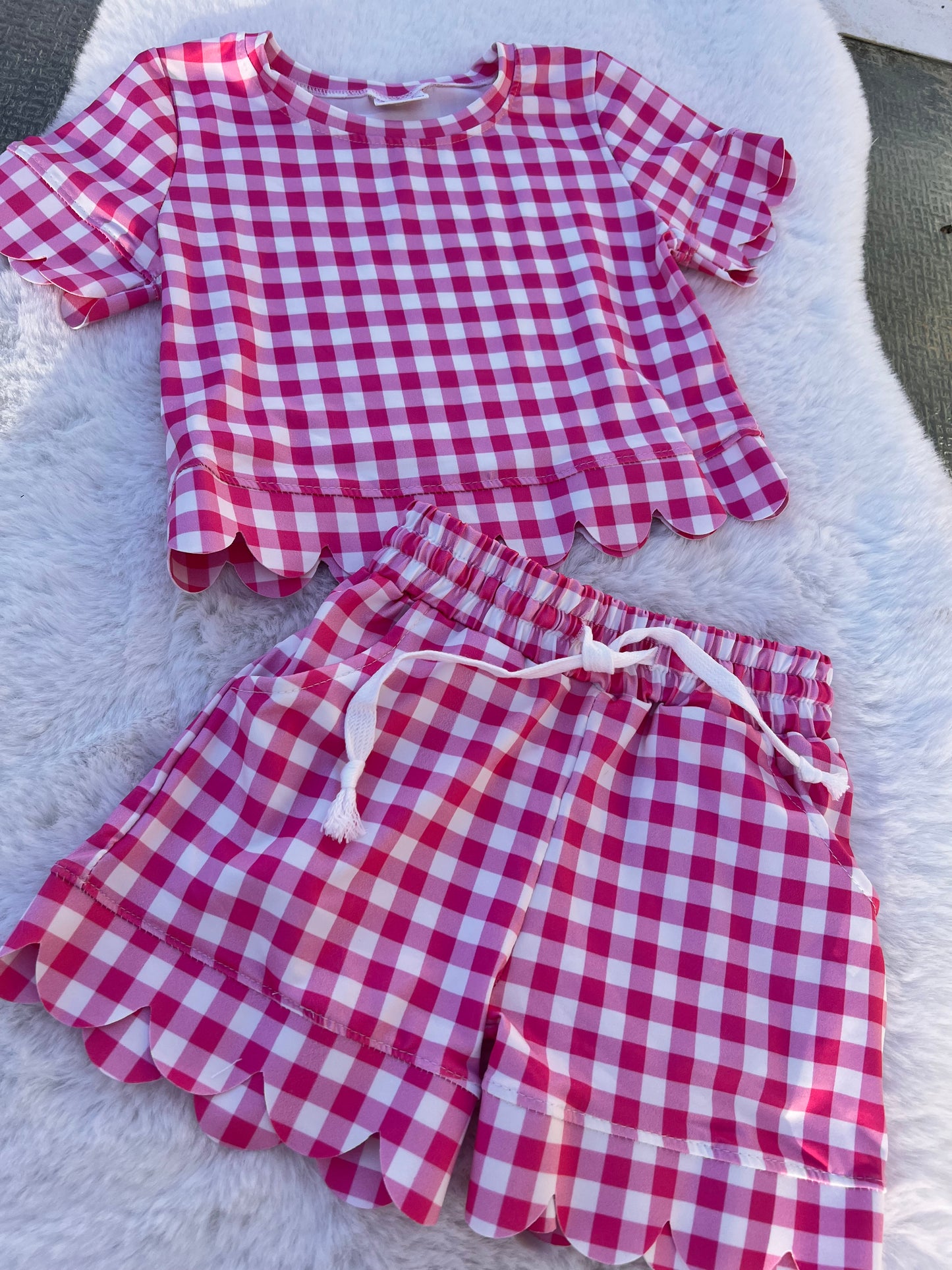 Girls Scalloped shorts set in Gingham Pink