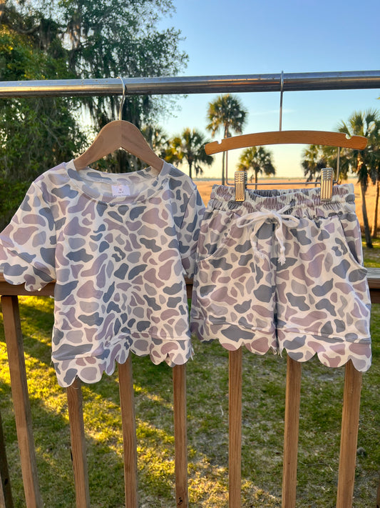 Girls Scalloped shorts set in Mossy Oak