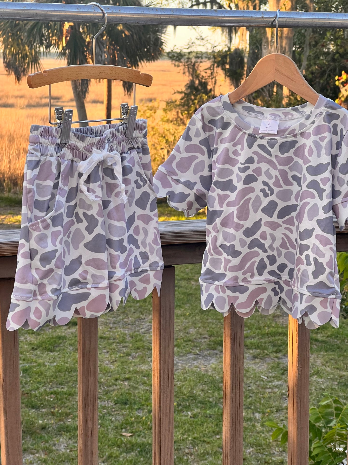 Girls Scalloped shorts set in Mossy Oak